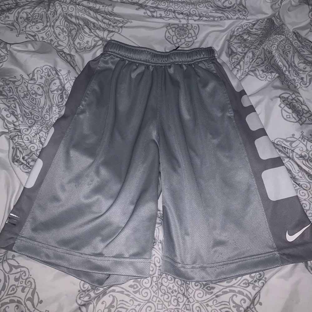 Nike elite women’s basketball shorts